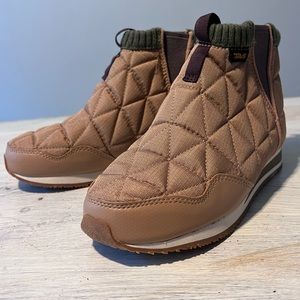 Slip on winter boots